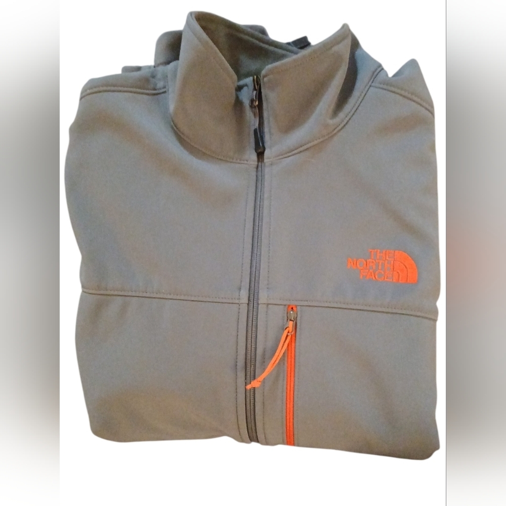 THE NORTH FACE Apex Bionic Softshell Jacket. Mens. Size Medium.